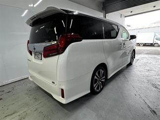 2023 Toyota Alphard - Thumbnail