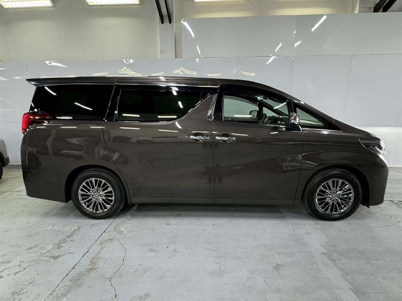 2021 Toyota Alphard