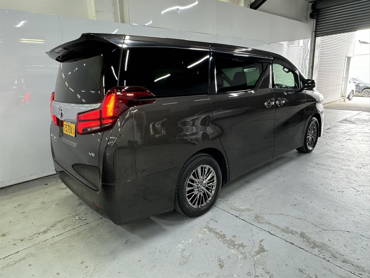 2021 Toyota Alphard