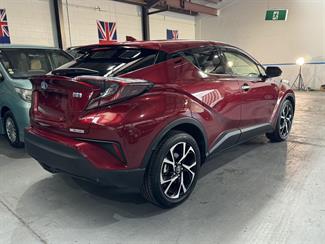 2017 Toyota C-HR - Thumbnail