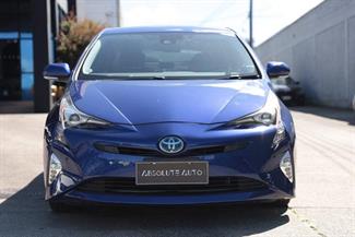 2016 Toyota PRIUS - Thumbnail