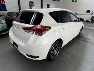 2015 Toyota Auris - Thumbnail