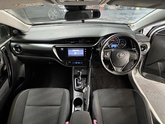 2015 Toyota Auris - Thumbnail